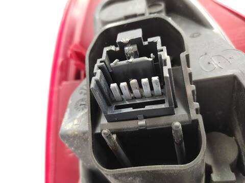 Foto 3ª: Piloto Trasero Derecho Renault Twingo 1.5 DCI 75 75CV 55KW [K9K820] (2014)