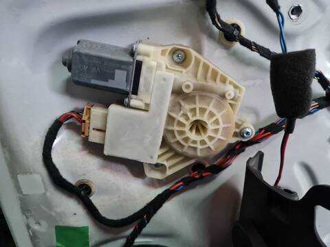 Foto 1ª: Elevalunas Eléctrico Delantero Derecho Seat Toledo STYLE 105CV 77KW [CAYC] (2015)