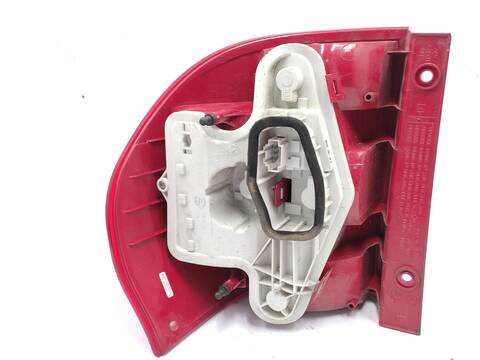 Foto 2ª: Piloto Trasero Izquierdo Skoda Yeti 1.2 TSI 110CV 81KW [CYVB] (2017)