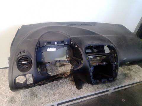 Foto 3ª: Salpicadero Seat Altea 1.6 TDI 105CV 77KW [CAYC] (2011)