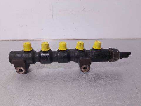 Foto 3ª: Rampa Inyectora Ford Fiesta AMBIENTE 68CV 50KW [F6JB] (2008)