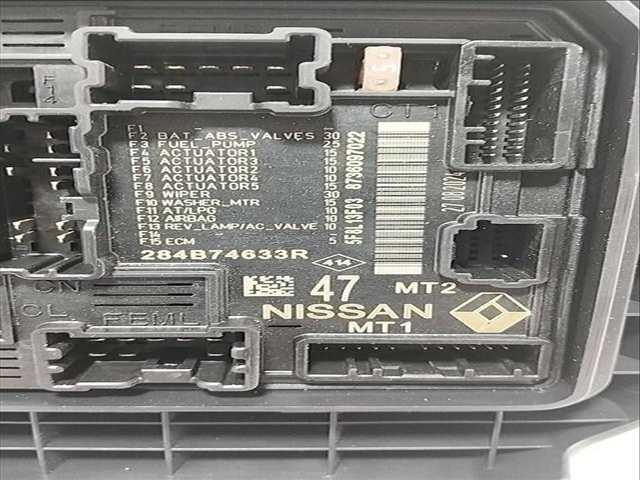 Foto 1ª: Caja Reles Fusibles Renault Clio EVOLUTION 1 TCE BIVALENT GASOLINA - GPL 101CV (2019)