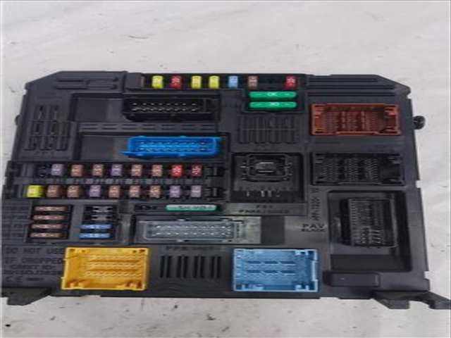 Caja Reles Fusibles Citroen C4 FEEL 12V E-THP - PURETECH] PICASSO 131CV 96KW