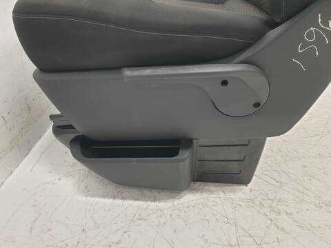 Foto 3ª: Asiento Delantero Izquierdo Volkswagen Caravelle T6 TRENDLINE (2015)