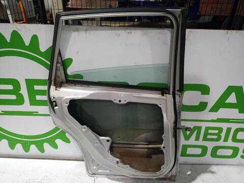 Foto 2ª: Puerta Trasera Izquierda Ford Fiesta AMBIENTE 68CV [F6JA] (2001)