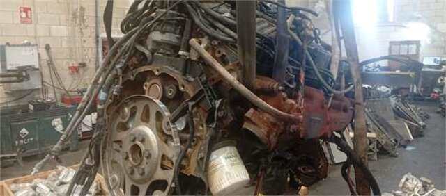 Foto 3ª: Motor Completo Jeep Grand Cherokee 5.2 LTD. (ZJ) [5.2 LTR. - 155 KW V8 CAT] [ELF]