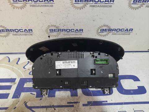 Foto 2ª: Cuadro de Instrumentos Jaguar XE 2.0 TURBO CAT 241CV (2014)