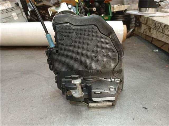 Cerradura Puerta Trasera Izquierda Toyota Rav4 2.2 ACTIVE [2.2 LTR. - 110 KW D-4D CAT]