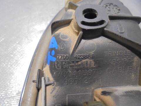 Foto 3ª: Maneta Interior Trasera Derecha Renault Scenic 1.9 DCI AUTHENTIQUE 102CV 75KW JA..) [F9Q K7] (2002)