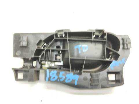 Foto 3ª: Maneta Interior Trasera Derecha Citroen C4 1.6 HDI FAP 92CV 68KW [9H06] (2015)