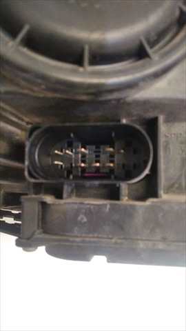 Foto 3ª: Faro Izquierdo Mercedes Clase C 200 2.0 D [D/651913] (2011)