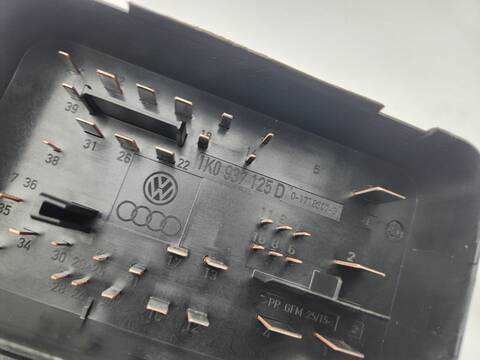 Foto 3ª: Caja Reles Fusibles Volkswagen Caddy KOMBI 150CV 110KW FURGON [DFSD] (2019)