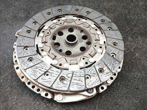 Foto 3ª: kit Embrague Volkswagen Golf 1.6 TDI 105CV 77KW [CAY] (2009)