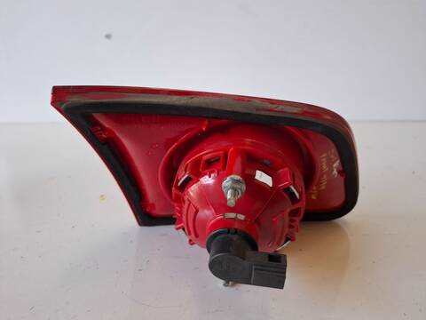 Foto 2ª: Piloto Trasero Derecho Volkswagen Passat ADVANCE PLUS 140CV (2005)