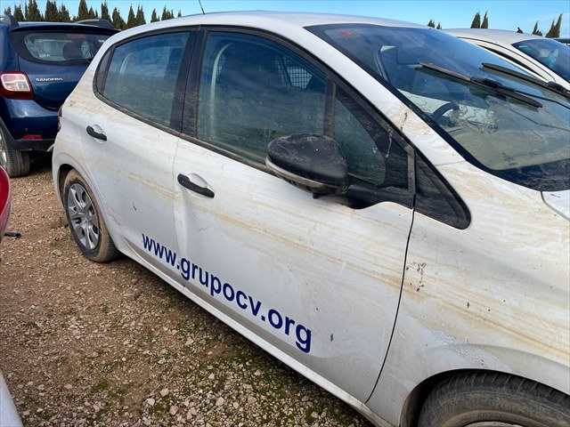 Foto 3ª: Puerta Delantera Derecha Peugeot 208 1.6 HDI 75cv [BH02] (2016)