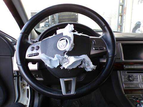 Volante Jaguar XF 306DT
