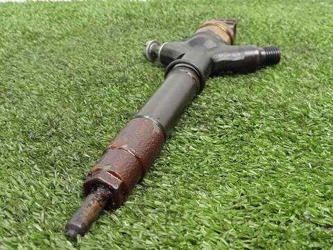 Foto 2ª: Inyectores Toyota Avensis 2.2 D-4D CAT BERLINA 150CV 110KW [2AD-FTV] (2006)