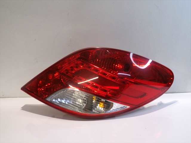 Foto 2ª: Piloto Trasero Derecho Peugeot 207 1.4 HDI 2006-2014 [8HZ] (2009)