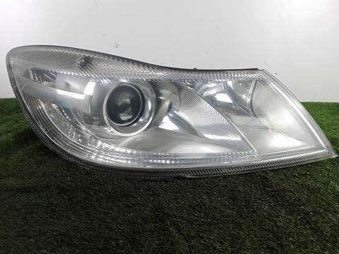 Foto 1ª: Faro Derecho Skoda Octavia 1.6 LPG 102CV 75KW [CHGA] (2012)