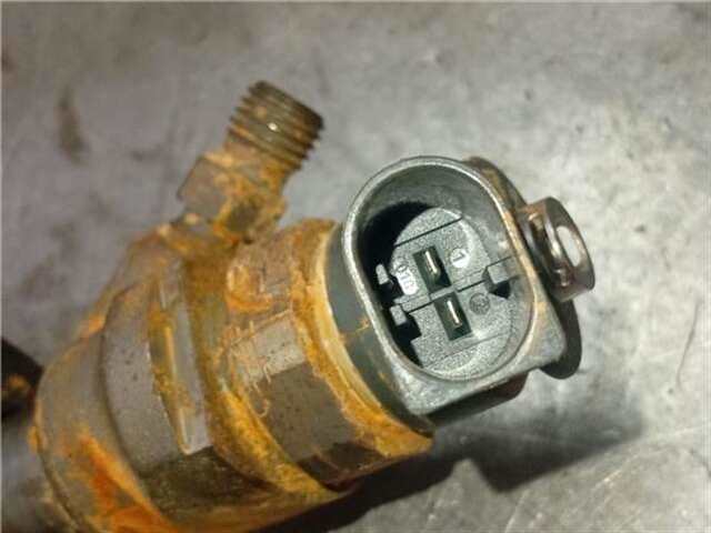 Foto 3ª: Inyectores Bmw Serie 1 114 2.0 116D [2.0 LTR. - 85 KW 16V DIESEL CAT] [N47 D20 A]