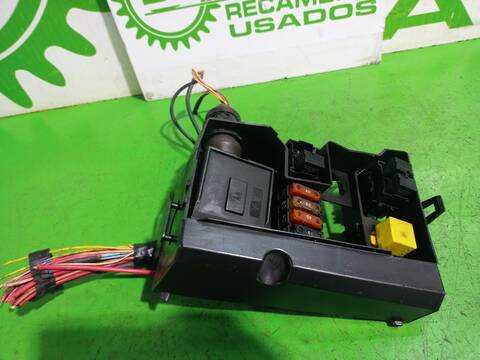 Foto 2ª: Caja Reles Fusibles Citroen Xsara 1.9 D SX BERLINA 68CV 50KW [DJYXUD9A] (1998)