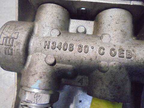 Foto 2ª: Radiador Aceite Mercedes Clase ML 320 3.0 CDI W164) 224CV 165KW 164.122) [D 642940] (2007)