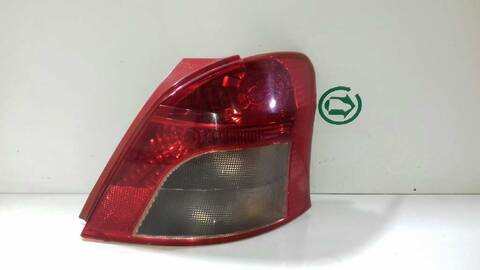 Piloto Trasero Derecho Toyota Yaris BASICO 87CV 64KW