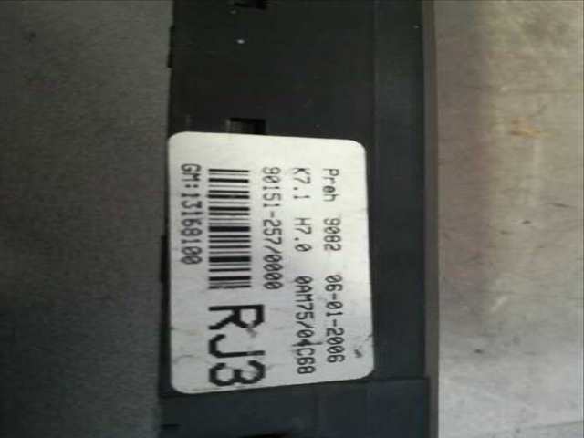 Foto 2ª: Mando Calefacción A. A. Opel Zafira 200CV 147KW