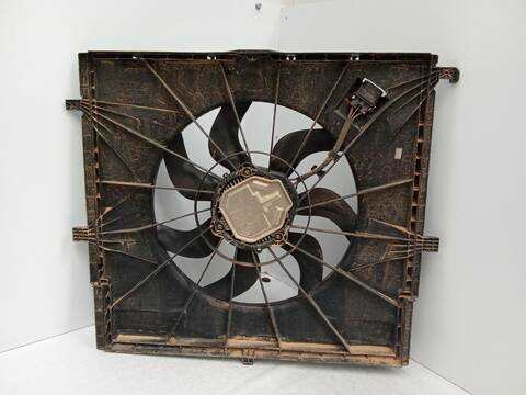 Foto 1ª: Electroventilador Mercedes Vito 114 CDI 4X4 447.601 447.603 447.605) 136CV 100KW FURGONETA [OM 651.950] (2017)