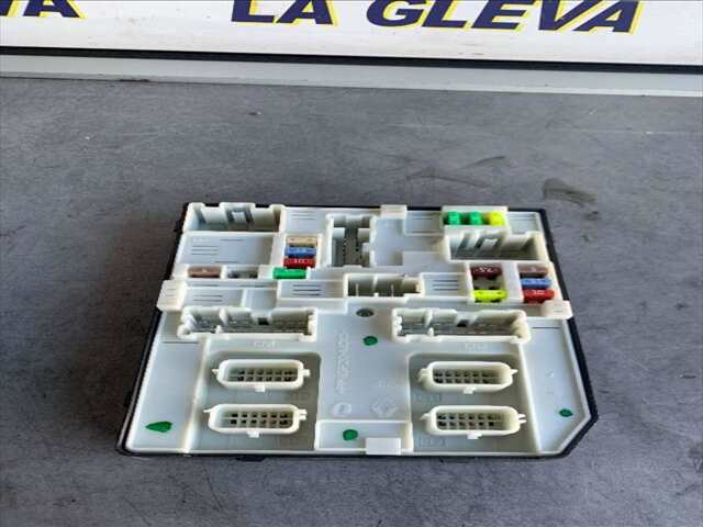 Caja Reles Fusibles Renault Megane 1.2 THP 115CV COUPE BERLINA 0CV III COUPE DZ) DESDE 11/2008 / BERLINA BZ D