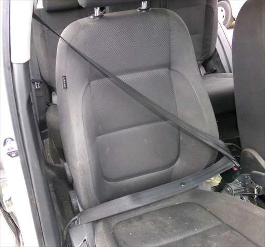Cinturón Delantero Derecho Volkswagen Golf 2.0 TDI MODELO PLUS,2004-2009