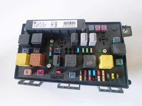 Caja Reles Fusibles Opel Astra SPORT 1.9 CDTI 120CV