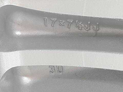 Foto 3ª: LLanta Aleacion Toyota Land Cruiser 3.0 D4-D VX (2004)