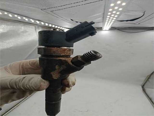 Foto 3ª: Inyectores Citroen Xsara 2.0 HDI SX (66KW) [2.0 LTR. - 66 KW HDI CAT (RHY - DW10TD)] [RHY / DW10TD]