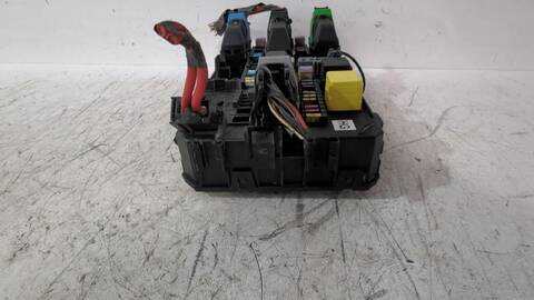 Foto 3ª: Caja Reles Fusibles Opel Zafira 1.9 CDTI M75) 120CV [Z 19 DT] (2005)