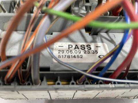 Foto 2ª: Caja Reles Fusibles Fiat 500 ANIVERSARIO 69CV [169A4000] (2009)