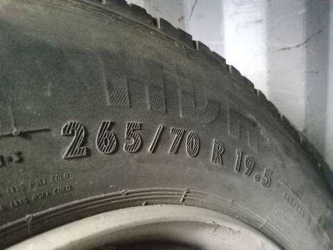 Foto 2ª: Neumatico Nissan Atleon 6.0 TD - 210 130) 205CV [B660N] (2000)