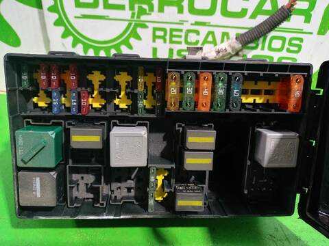 Foto 2ª: Caja Reles Fusibles Ford Focus TREND 101CV [FFDA] (1998)