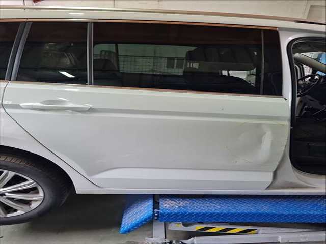 Puerta Trasera Derecha Volkswagen Touran SPORT BMT 150CV 110KW
