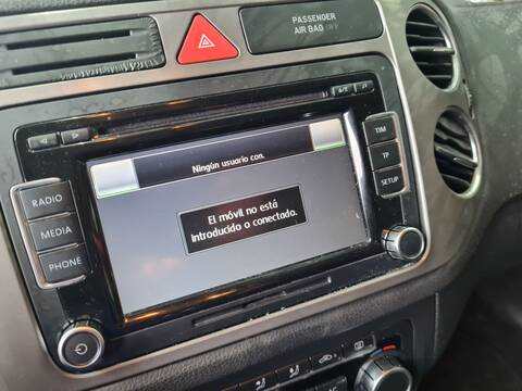 Foto 2ª: Pantalla Multifuncion Volkswagen Tiguan ADVANCE BLUEMOTION 140CV 103KW [CFFB] (2010)