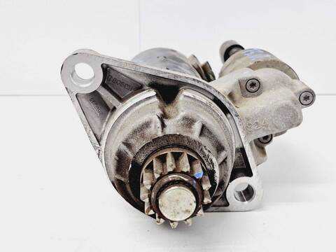 Foto 4ª: Motor de Arranque Volkswagen Touran 1.6 TDI DPF 105CV 77KW [CAY] (2015)