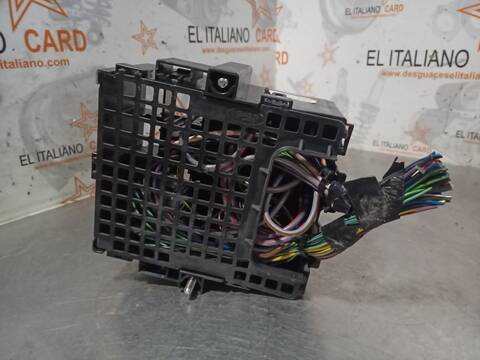 Foto 4ª: Caja Reles Fusibles Ford Transit AMBIENTE 75CV 55KW [UGCB] (2015)