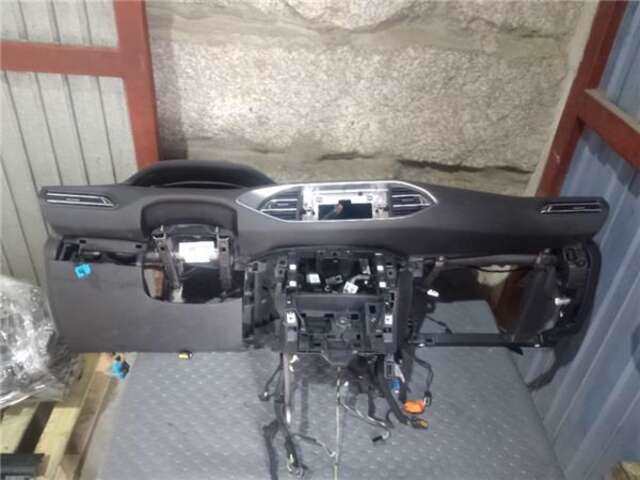 Salpicadero Peugeot 308 1.6 STYLE [1.6 LTR. - 88 KW BLUE-HDI FAP]