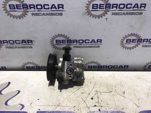 Foto 1ª: Bomba de Agua Hyundai Getz 1.1 12V CAT 63CV [G4HG] (2002)
