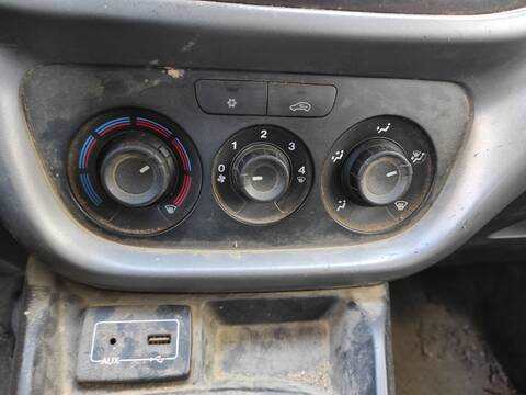 Foto 1ª: Mando Calefacción A. A. Fiat Doblo CARGO 330A1000 (2017)
