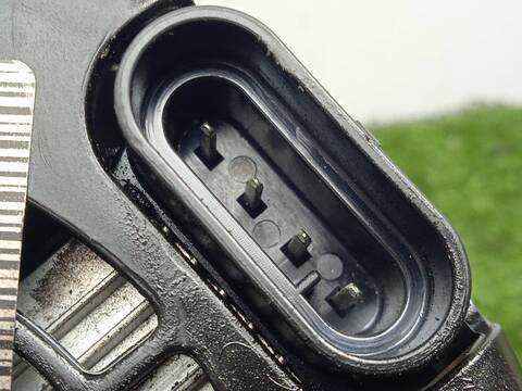 Foto 3ª: Alternador Ssangyong Rodius 2.7 TD CAT 163CV 120KW [D27DT] (2005)
