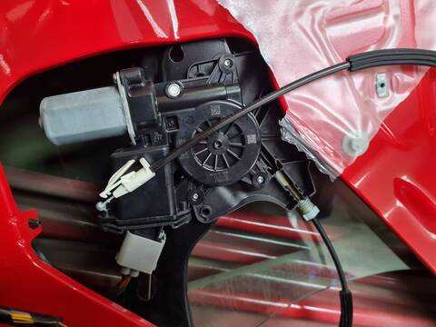 Foto 2ª: Elevalunas Eléctrico Delantero Derecho Opel Astra SELECTIVE 110CV 81KW [B16DTE] (2017)