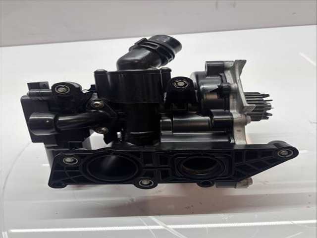 Foto 3ª: Bomba de Agua Volkswagen Tiguan 186 CV 137KW [DGUA DGU CZP] (2019)