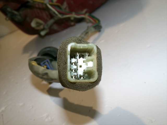 Foto 3ª: Piloto Trasero Derecho Kia Carnival 2.9 CRDI 2001-2006 [J3] (2004)
