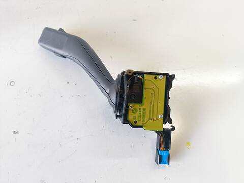 Foto 2ª: Mando Multifuncion Volkswagen Golf HIGHLINE 1 16V FSI 116CV (2003)